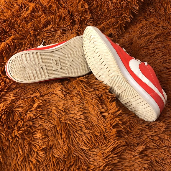 2012 Nike Eastham Red Canvas Shoes - Picture 4 of 6